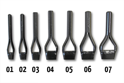 1049_0 Kappenlocheisen / Langlocheisen